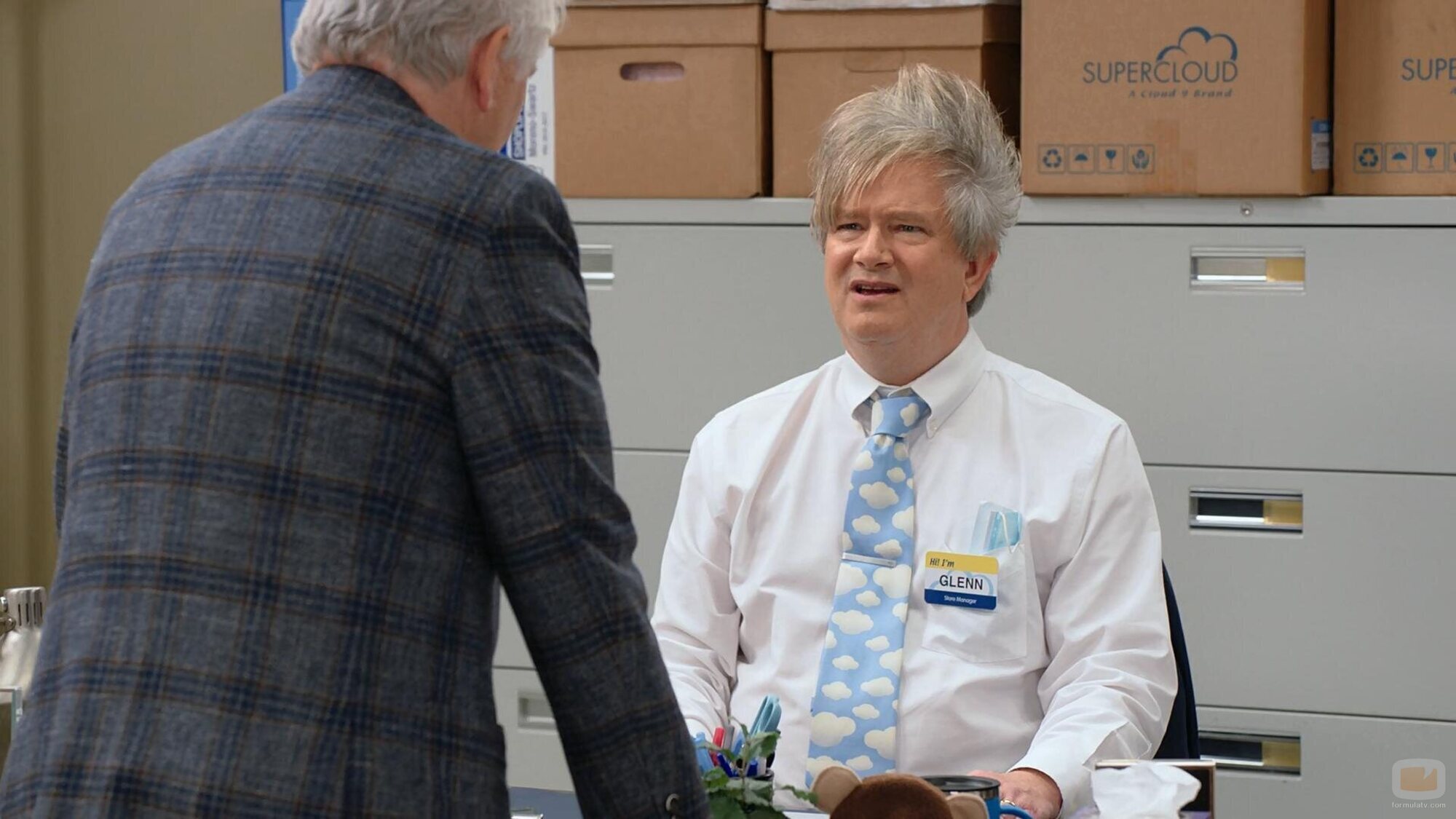 Escena de Mark McKinney en la temporada 6 y el capítulo 13 de 'Superstore'
