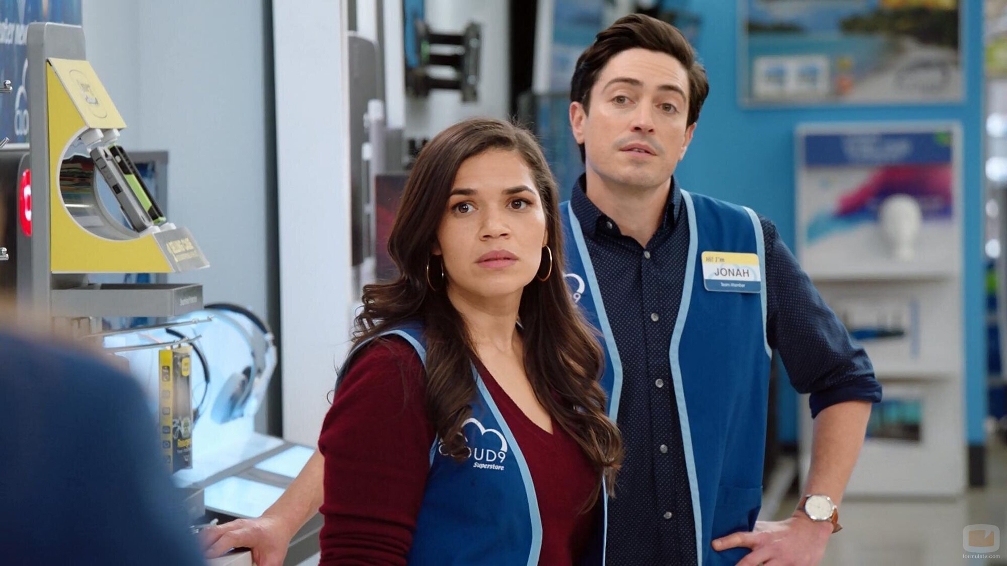 America Ferrera y Ben Feldman en 6x15 'Liquidación' de 'Superstore'
