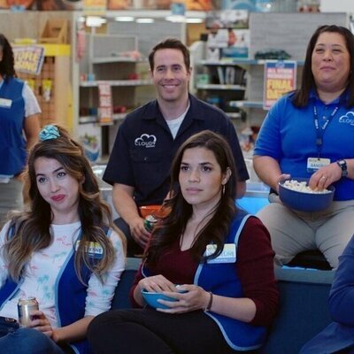 6x15 titulado 'Liquidación' de 'Superstore'