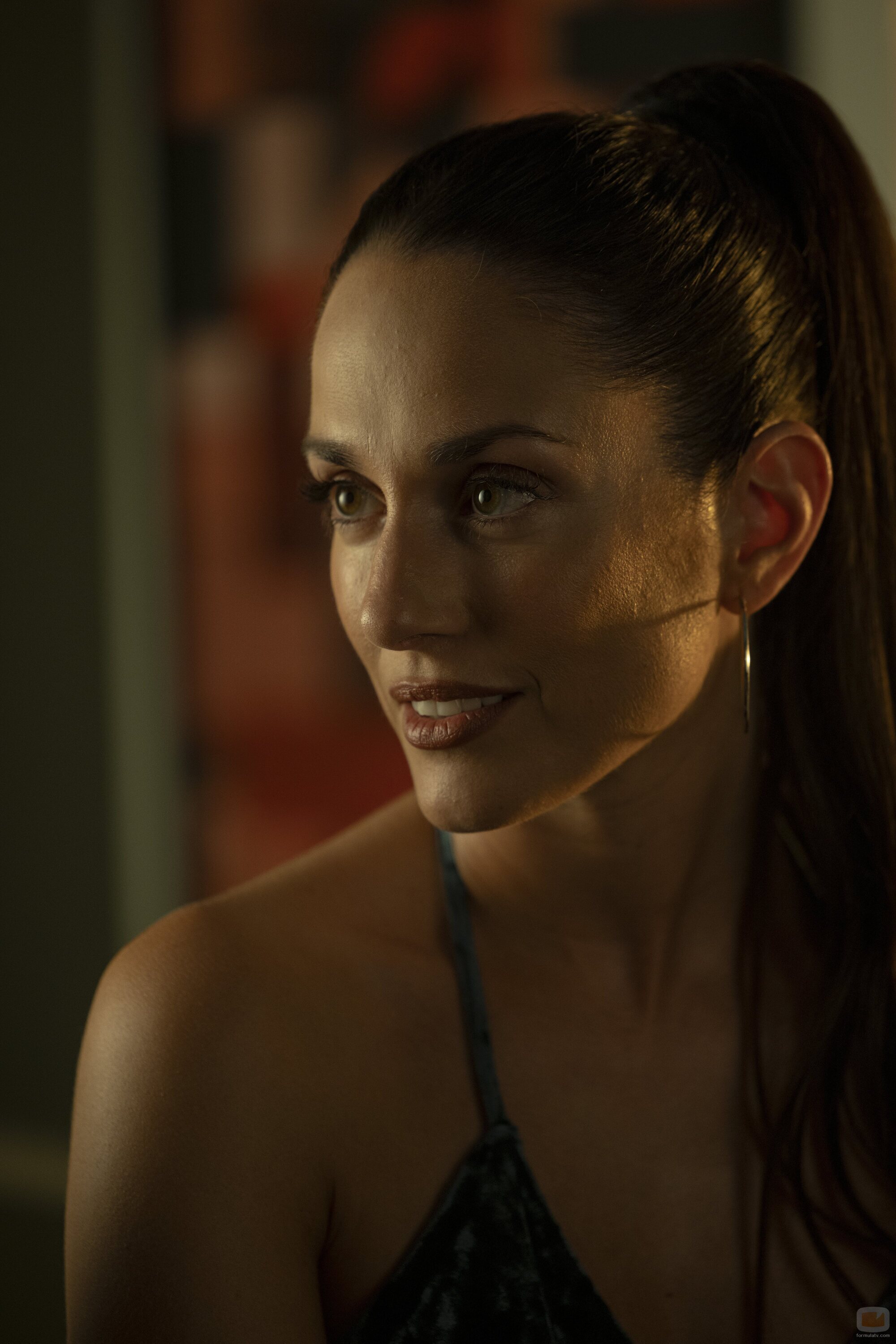 Foto de Silvia Alonso en la temporada 1 y el capítulo 01 de 'Ladrones: la tiara de Santa Águeda'