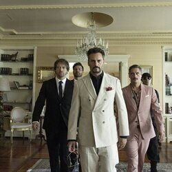 Antonio Pagudo y Asier Etxeandia en la temporada 1 y el capítulo 02 de 'Ladrones: la tiara de Santa Águeda'