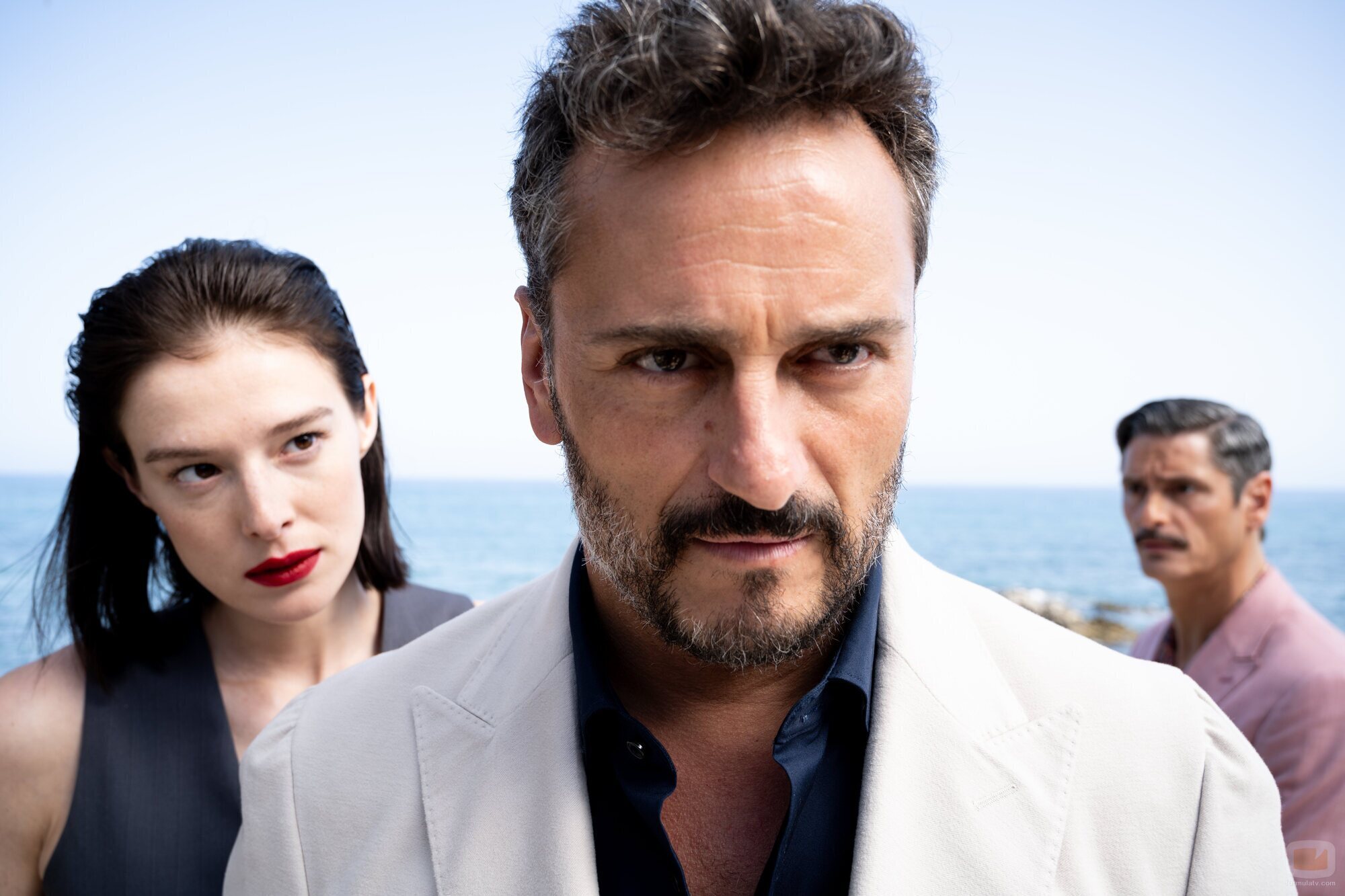 Temporada 1 y el capítulo 02 de 'Ladrones: la tiara de Santa Águeda'