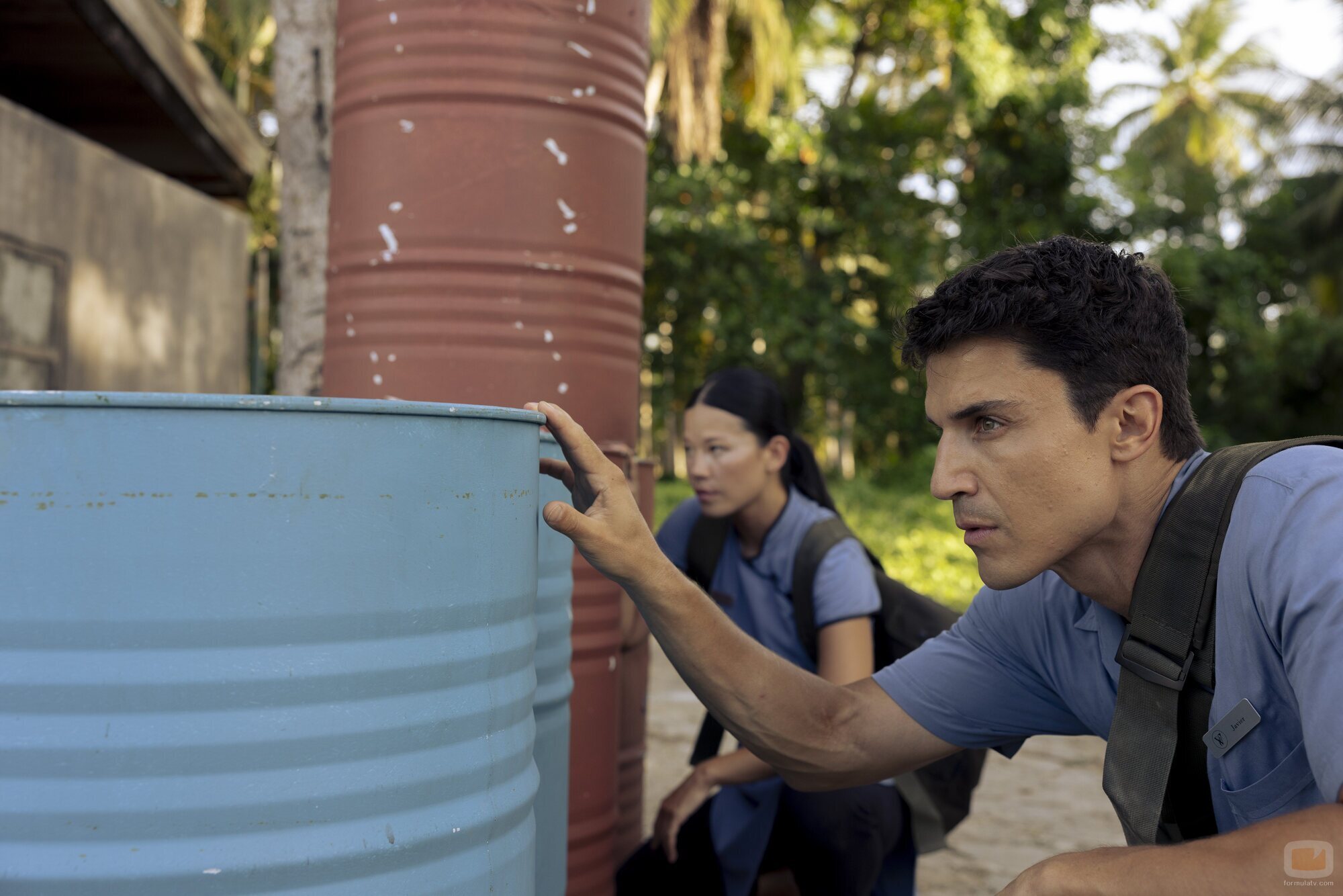 Álex González y Saibon Wang en la temporada 1 y el capítulo 03 de 'Ladrones: la tiara de Santa Águeda'