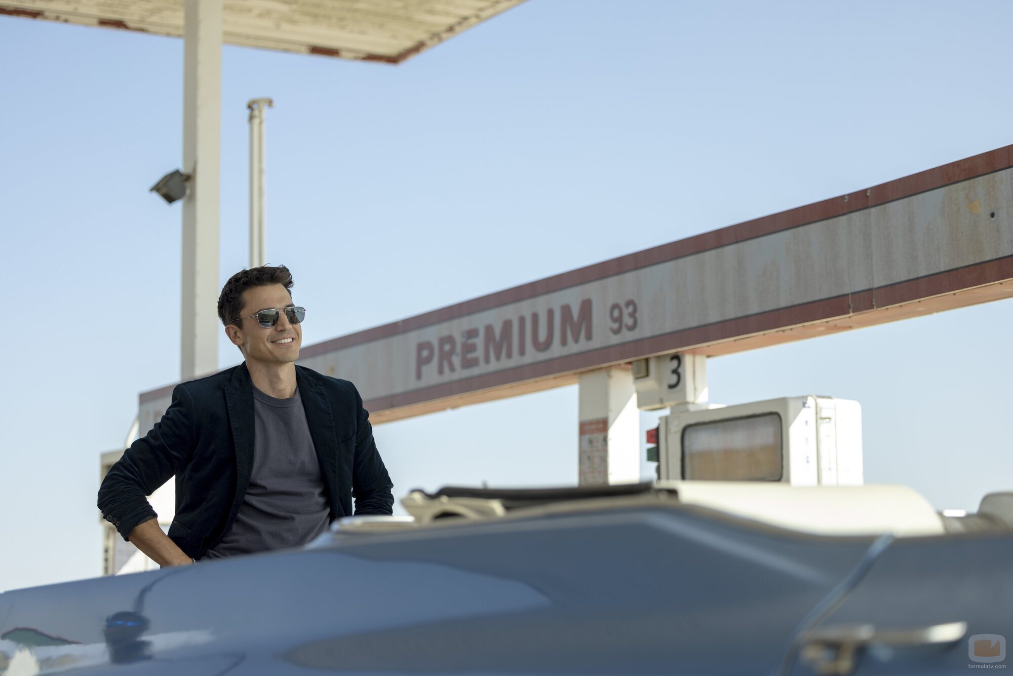 Álex González en 1x05 titulado 'Hasta que la muerte nos separe' de 'Ladrones: la tiara de Santa Águeda'