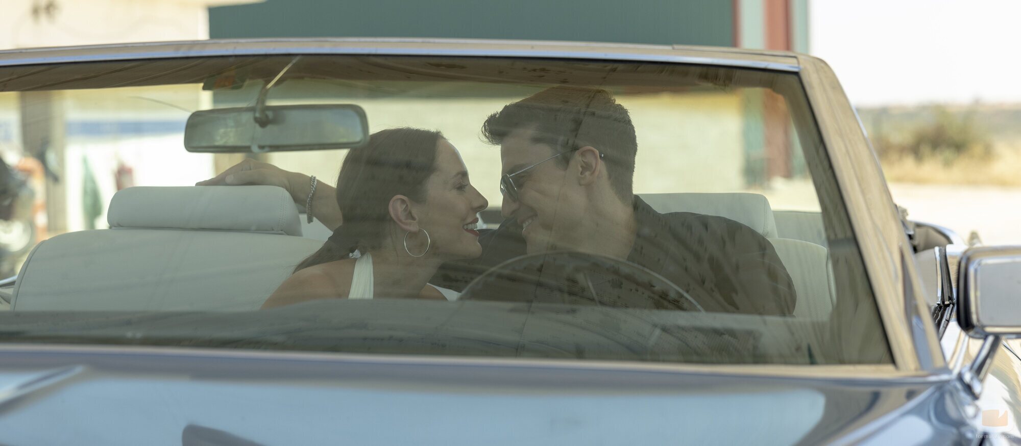 Álex González y Silvia Alonso en 1x05 'Hasta que la muerte nos separe' de 'Ladrones: la tiara de Santa Águeda'