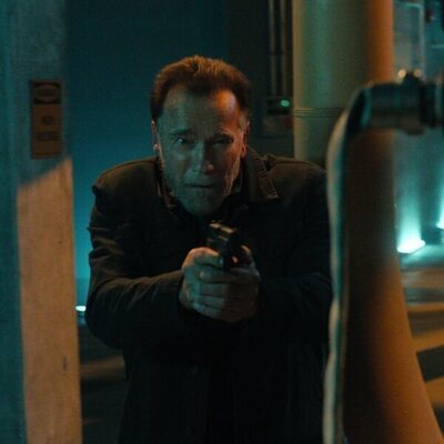 Arnold Schwarzenegger en Capítulo 1 titulado 'Una casa hasta los topes' de 'Fubar'
