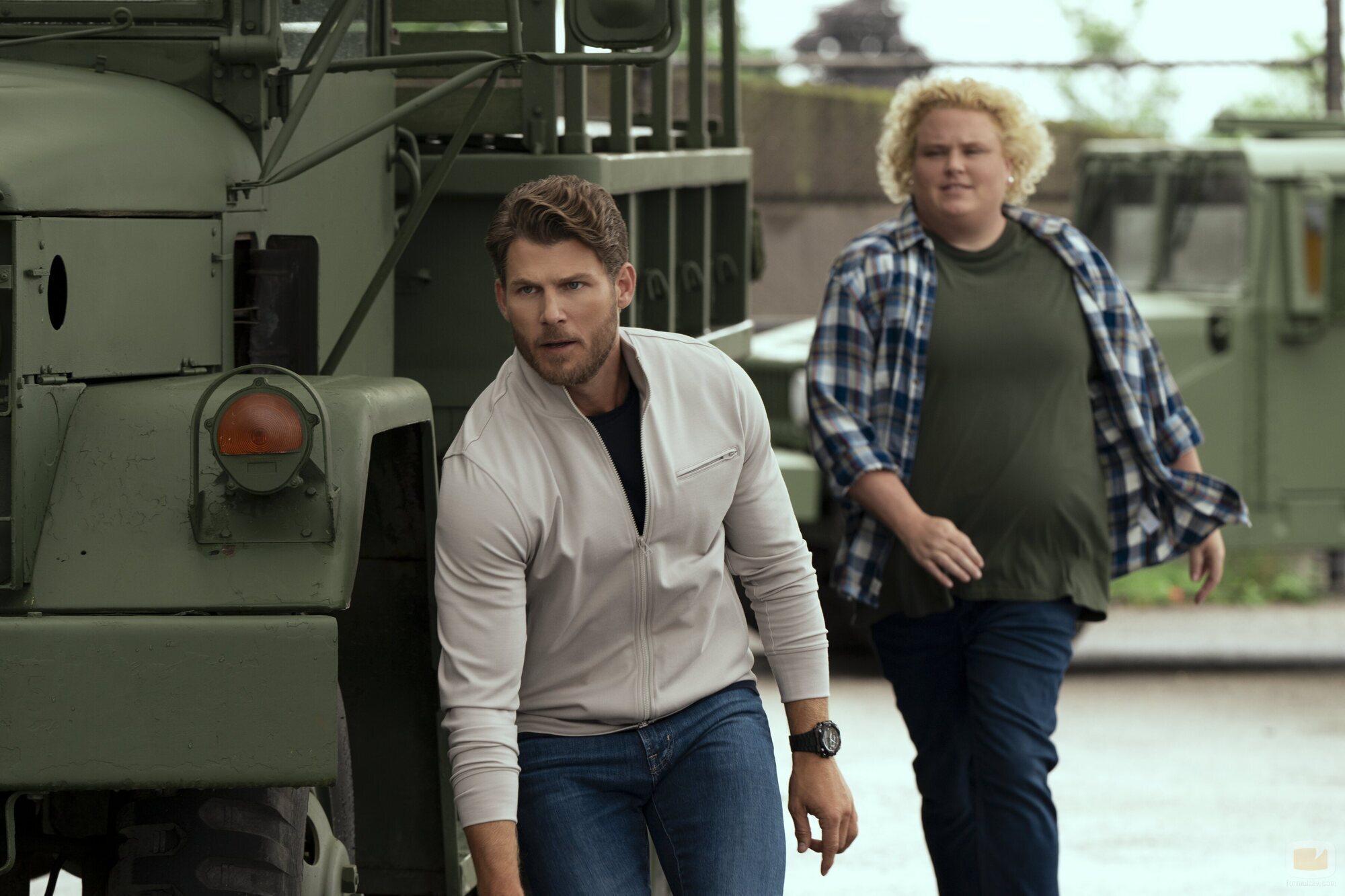 Fortune Feimster y Travis Van Winkle en 'Astronáufrago' de 'Fubar'
