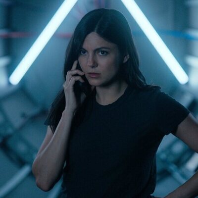 Monica Barbaro en 'Astronáufrago' de 'FUBAR'