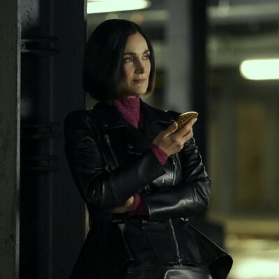 Carrie-Anne Moss en el 2x05 de 'Fubar'