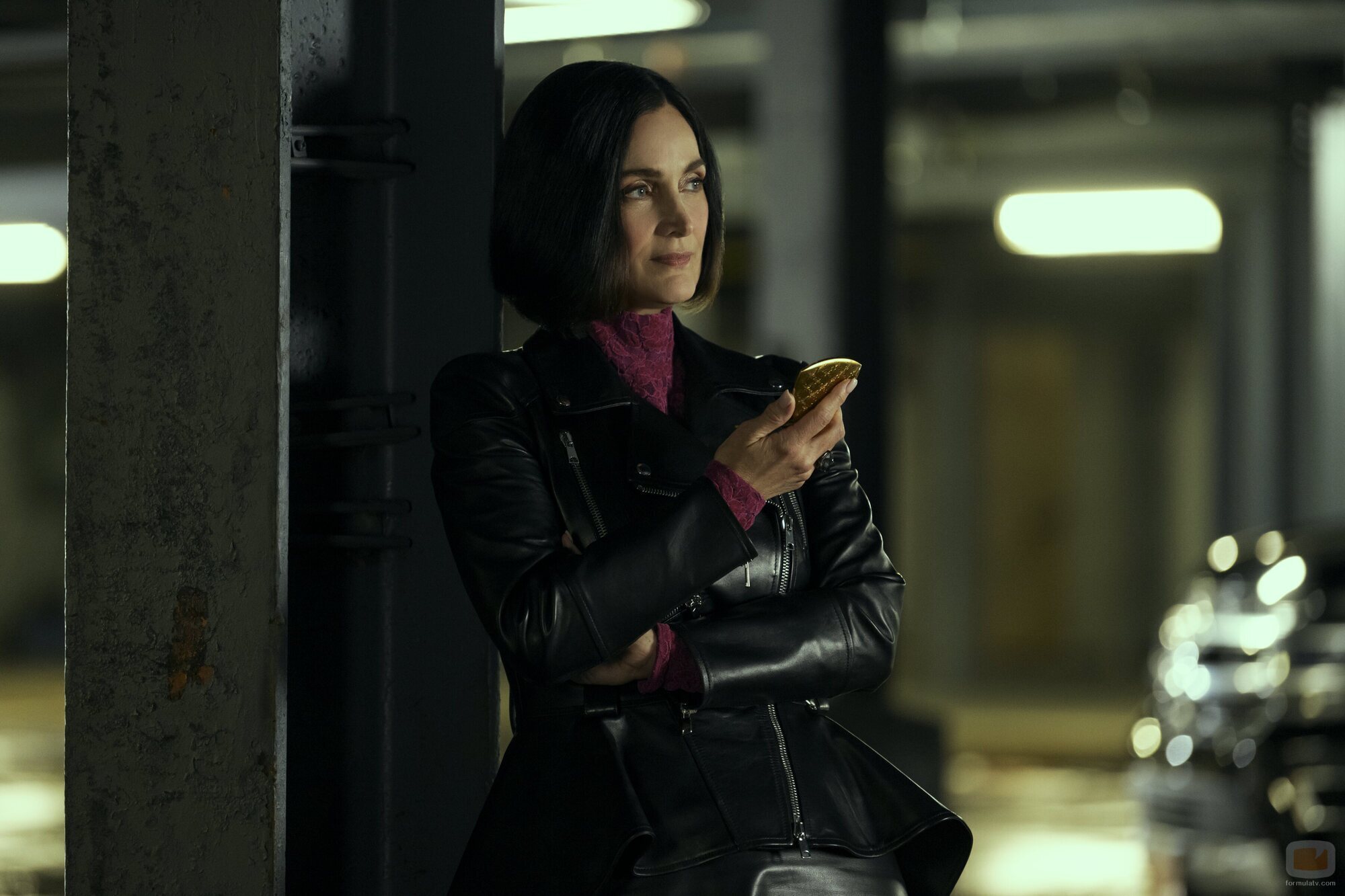 Carrie-Anne Moss en el 2x05 de 'Fubar'
