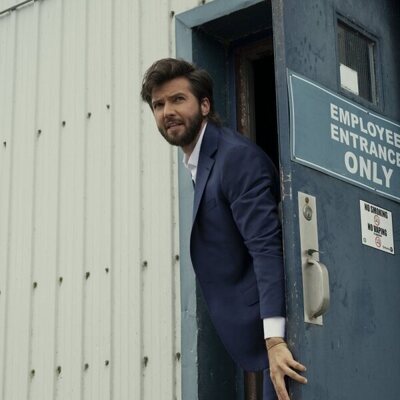 Guy Burnet en el 2x07 de 'FUBAR'
