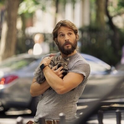 Logan Marshall-Green en el 3x02 de 'And Just Like That...'