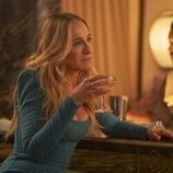 Escena de Sarah Jessica Parker en Capítulo 2 titulado 'Carrera de Ratas' de 'And Just Like That...'