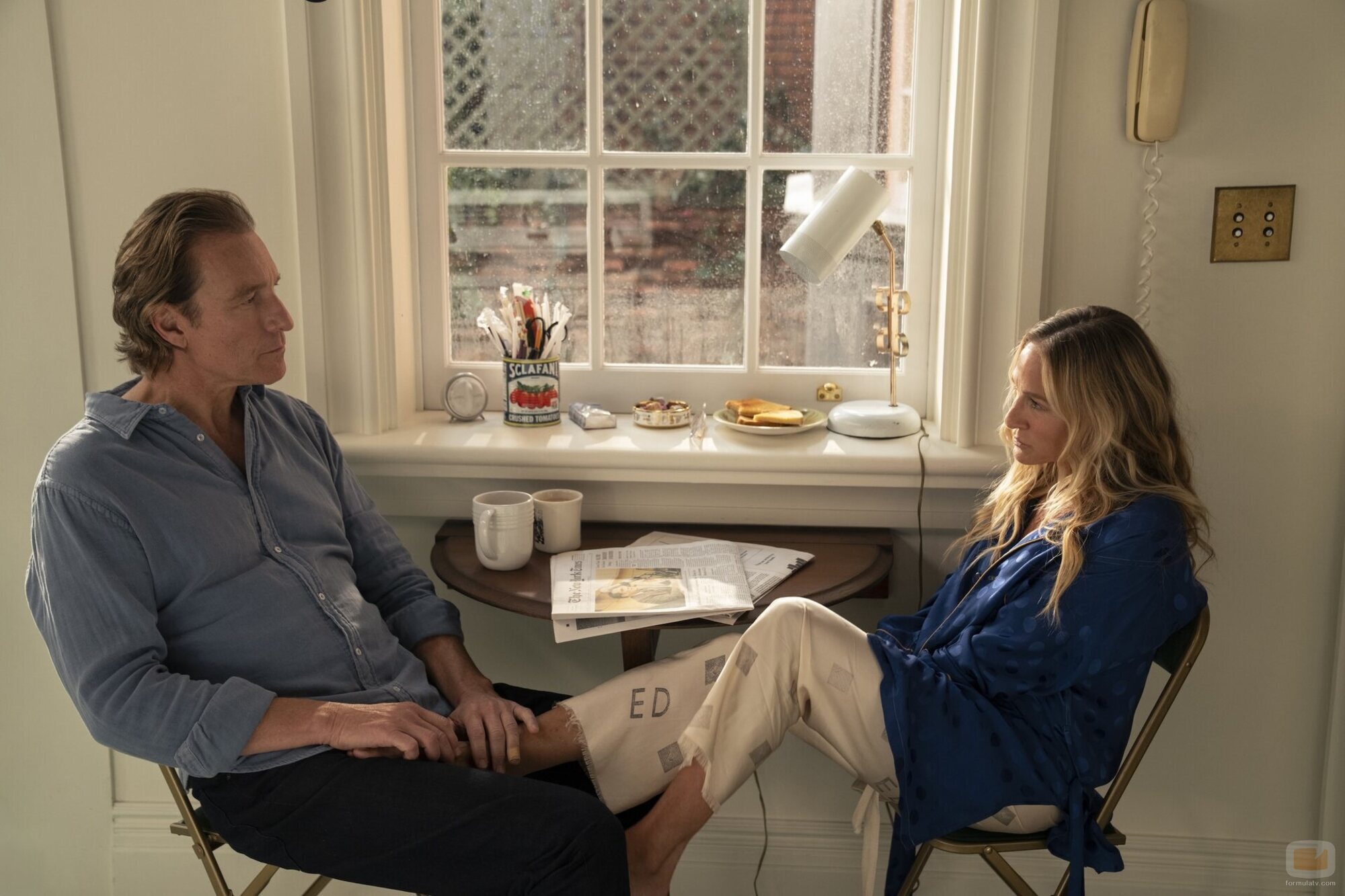 John Corbett y Sarah Jessica Parker en 3x02 titulado 'Carrera de Ratas' de 'And Just Like That...'
