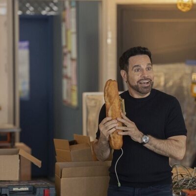 Mario Cantone en 3x02 'Carrera de Ratas' de 'And Just Like That...'
