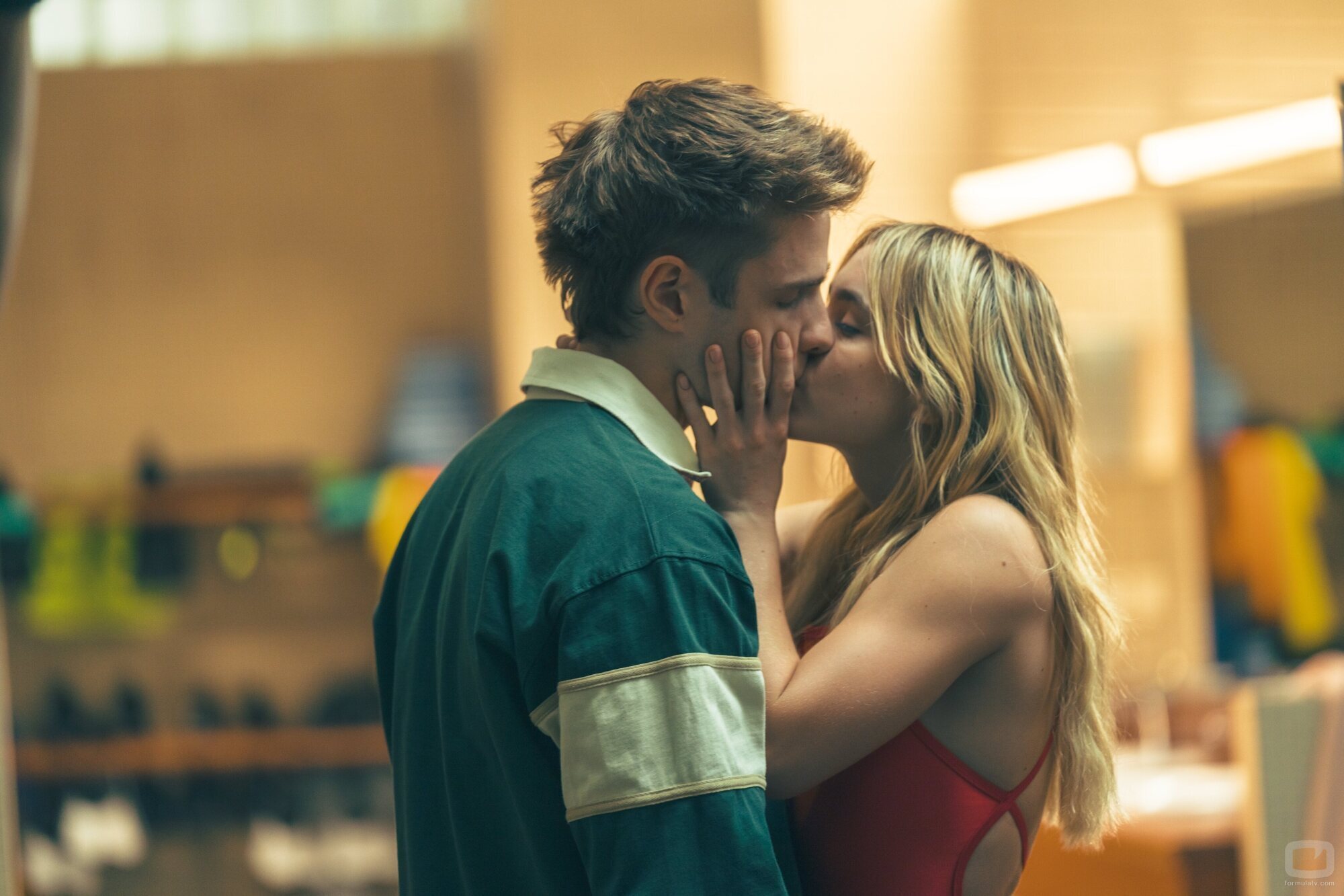 Clara Galle y Nuno Gallego en 1x02 'Llorar o ganar' de 'Olympo'