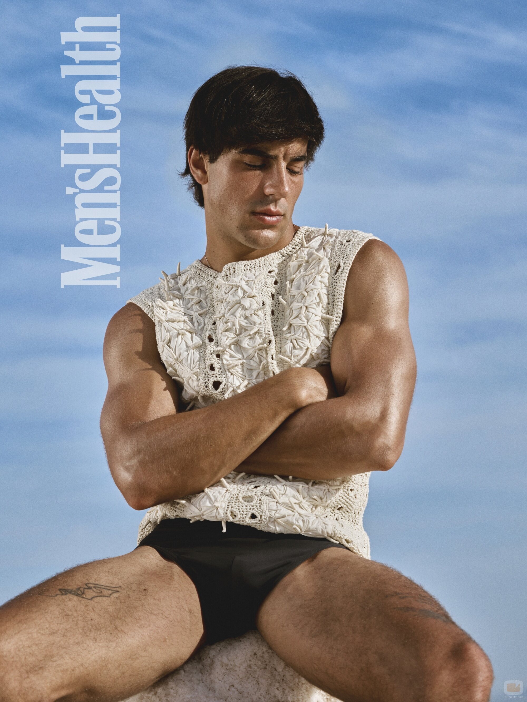 Óscar Casas muestra su cambio físico en Men's Health