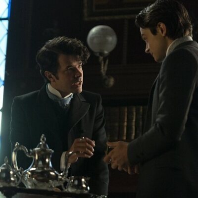 Harry Richardson y Ben Ahlers en el 3x01 de 'The Gilded Age'