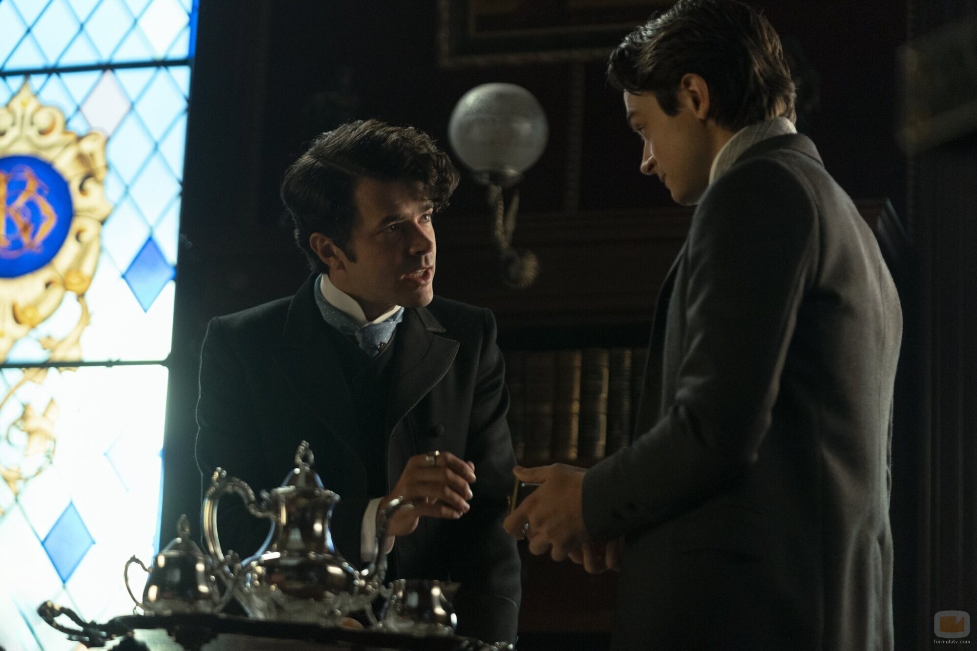 Harry Richardson y Ben Ahlers en el 3x01 de 'The Gilded Age'