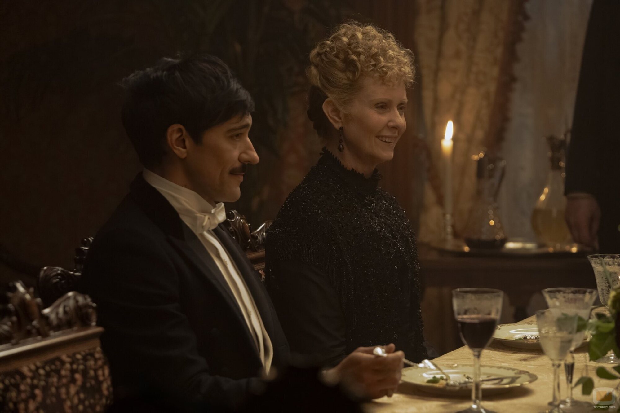 Cynthia Nixon y Blake Ritson en el 3x01 de 'La edad dorada'