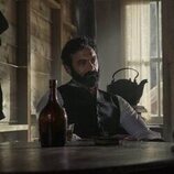 Morgan Spector en '¿Quién está al mando aquí?' de 'La edad dorada'