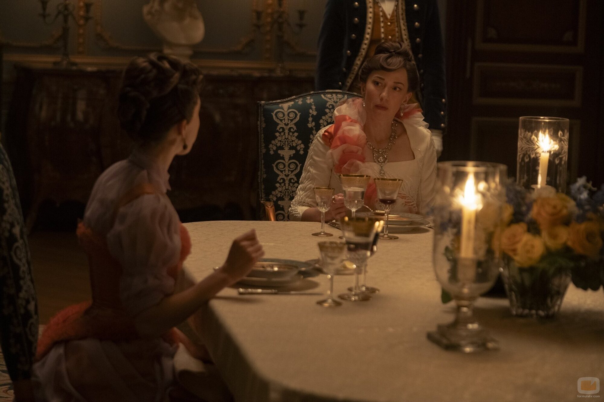 Carrie Coon en el 3x01 de 'La edad dorada'