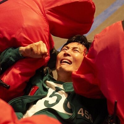 Lee Jung-jae en 3x01 titulado 'Llaves y puñales' de 'El juego del calamar'