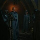 Charles Dance en el 1x01 de 'The Sandman'