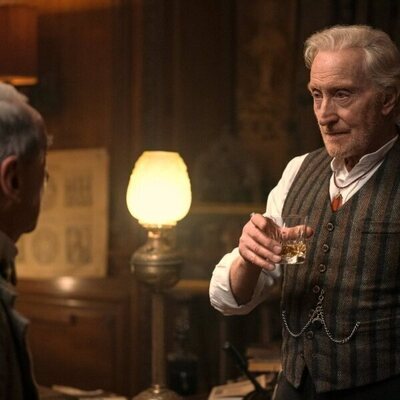 Charles Dance en 1x01 'El sueño de los justos' de 'Sandman'