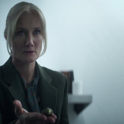 Joely Richardson en la temporada 1 y el capítulo 03 de 'Sandman'