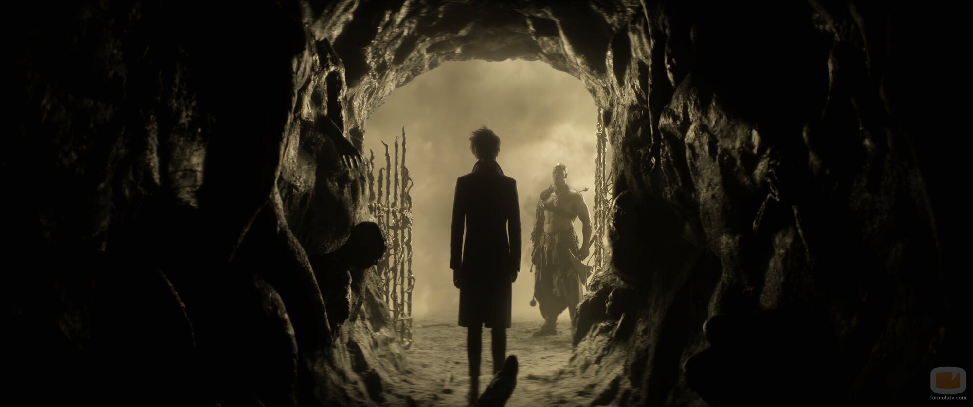 Tom Sturridge y Martyn Ford en 'Una esperanza en el infierno' de 'Sandman'