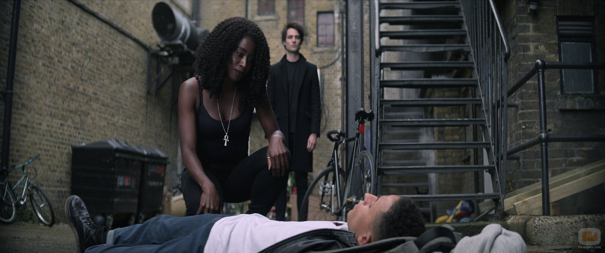 Kirby Howell-Baptiste y Tom Sturridge en la temporada 1 y el capítulo 06 de 'Sandman'