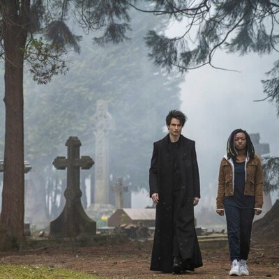 Tom Sturridge y Kyo Ra en el 1x08 de 'The Sandman'