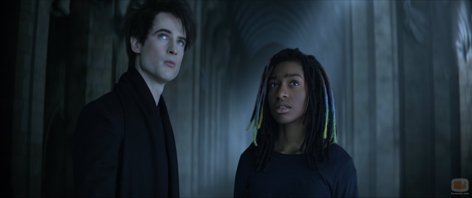 Tom Sturridge y Kyo Ra en 'Jugar a papás y mamás' de 'The Sandman'