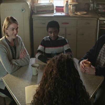 Sam Hazeldine en 1x08 'Jugar a papás y mamás' de 'Sandman'