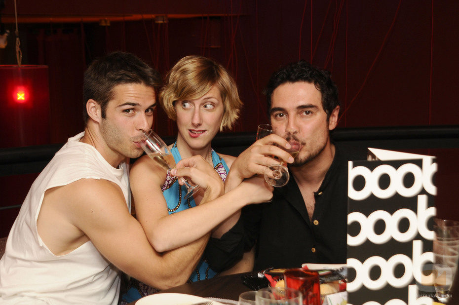 Cecilia Freire, Álex Barahona y José Manuel Seda brindando