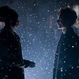 Escena de Tom Sturridge en la temporada 2 y el capítulo 01 de 'Sandman'