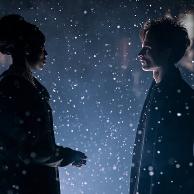 Escena de Tom Sturridge en la temporada 2 y el capítulo 01 de 'Sandman'