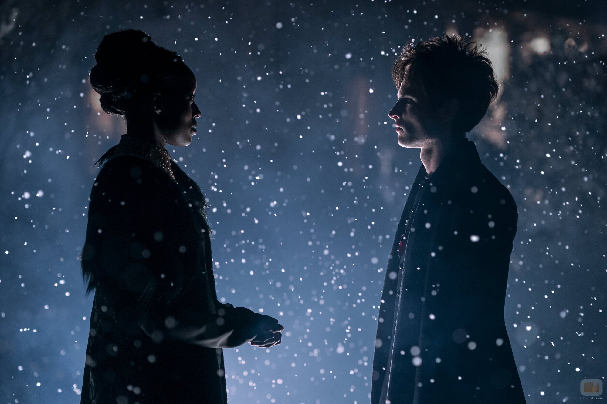 Escena de Tom Sturridge en la temporada 2 y el capítulo 01 de 'Sandman'
