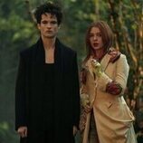 Esme Creed-Miles y Tom Sturridge en Capítulo 6 titulado 'Sangre propia' de 'Sandman'