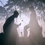 Esme Creed-Miles y Tom Sturridge en 2x06 'Sangre propia' de 'Sandman'