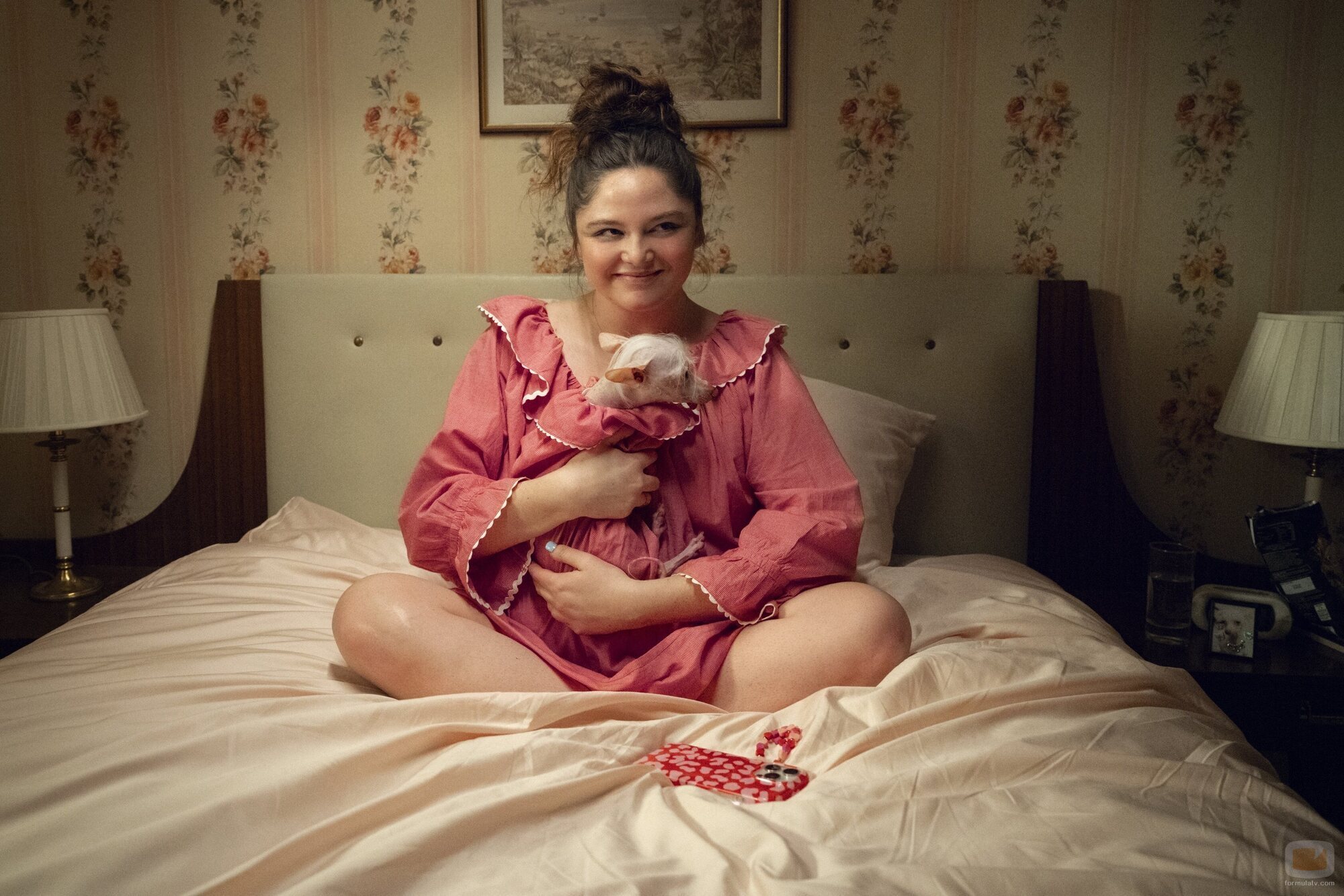 Megan Stalter en la temporada 1 y el capítulo 01 de 'Sin medida'