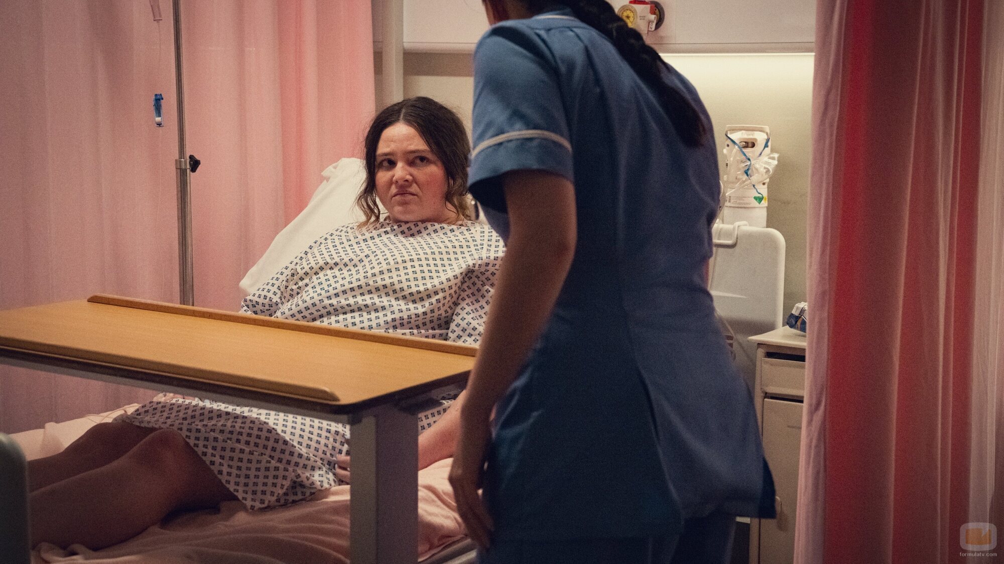 Megan Stalter en 'Pretty Loca' de 'Too Much'