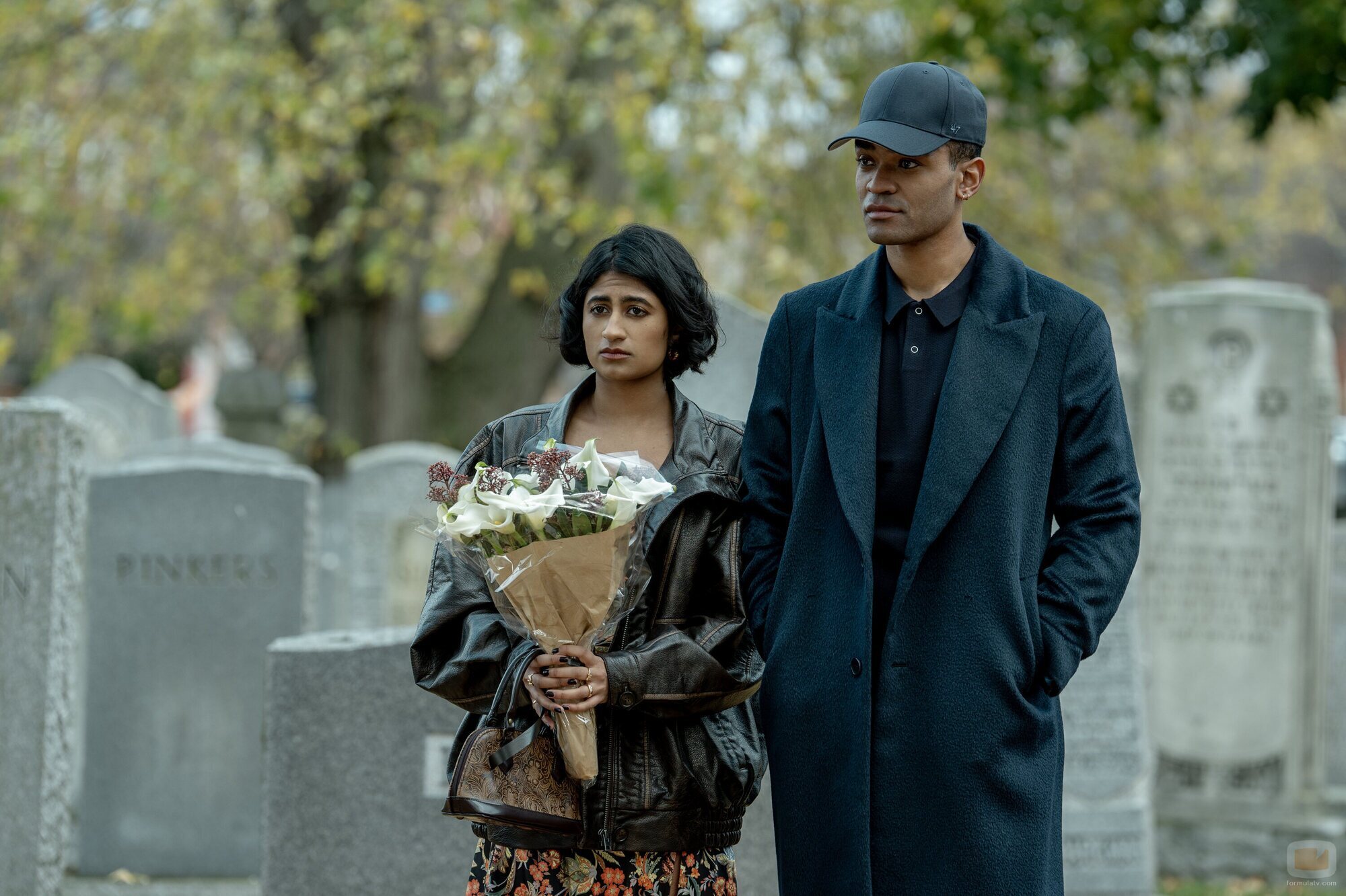 Owen Thiele y Amita Rao en la temporada 1 y el capítulo 05 de 'Adults'