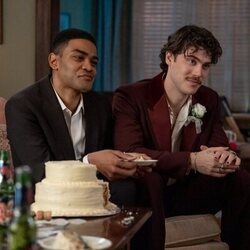 Owen Thiele y Jack Innanen en el 1x08 de 'Adults'