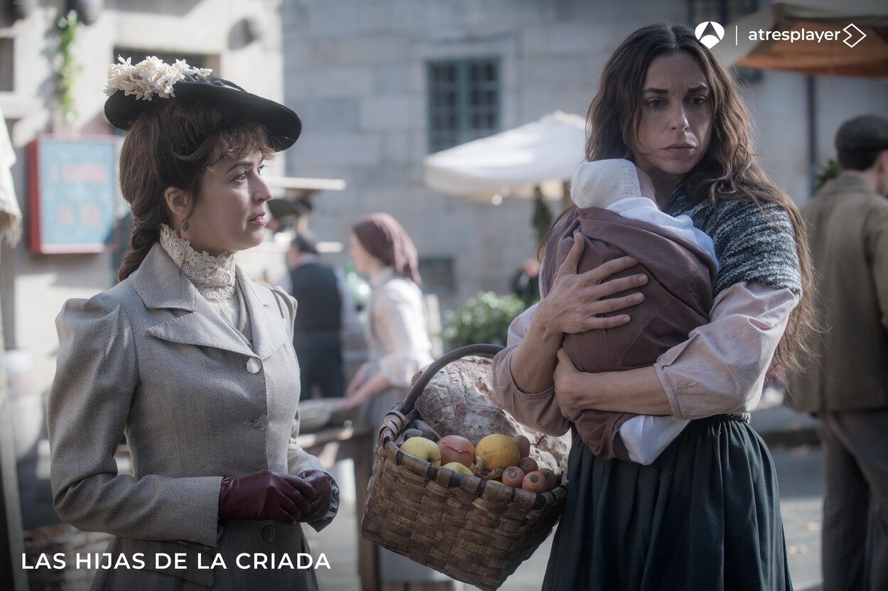 Verónica Sánchez y Carlota Baró en 'Las hijas de la criada'
