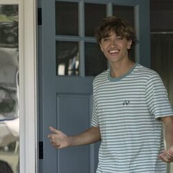Gavin Casalegno en 1x01 'Casa de verano' de 'El verano en que me enamoré'