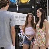 Lola Tung y Rain Spencer en la temporada 1 y el capítulo 03 de 'El verano en que me enamoré'