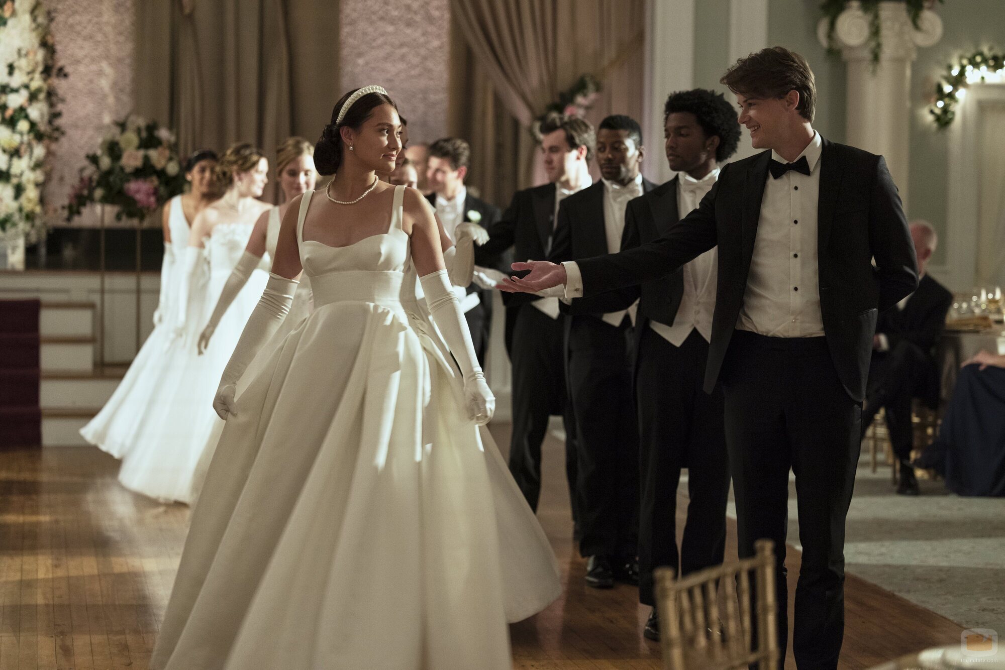 Lola Tung y Christopher Briney en 1x07 'Amor de verano' de 'El verano en que me enamoré'