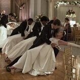 Lola Tung y Christopher Briney en el 1x07 de 'El verano en que me enamoré'